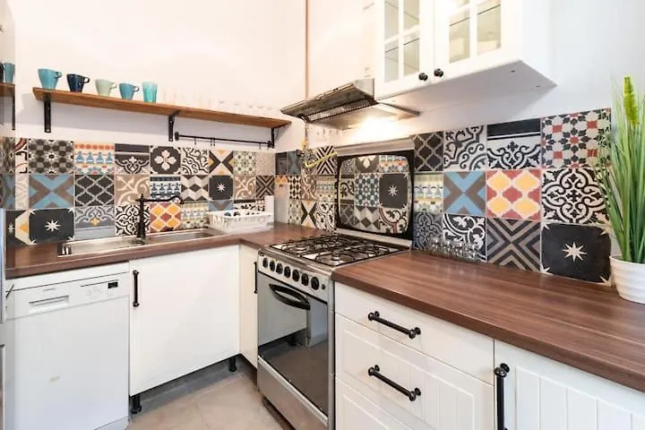 Vivid Downtown Apartment Close To Kalvin Ter Budapest 0*,  Ungheria