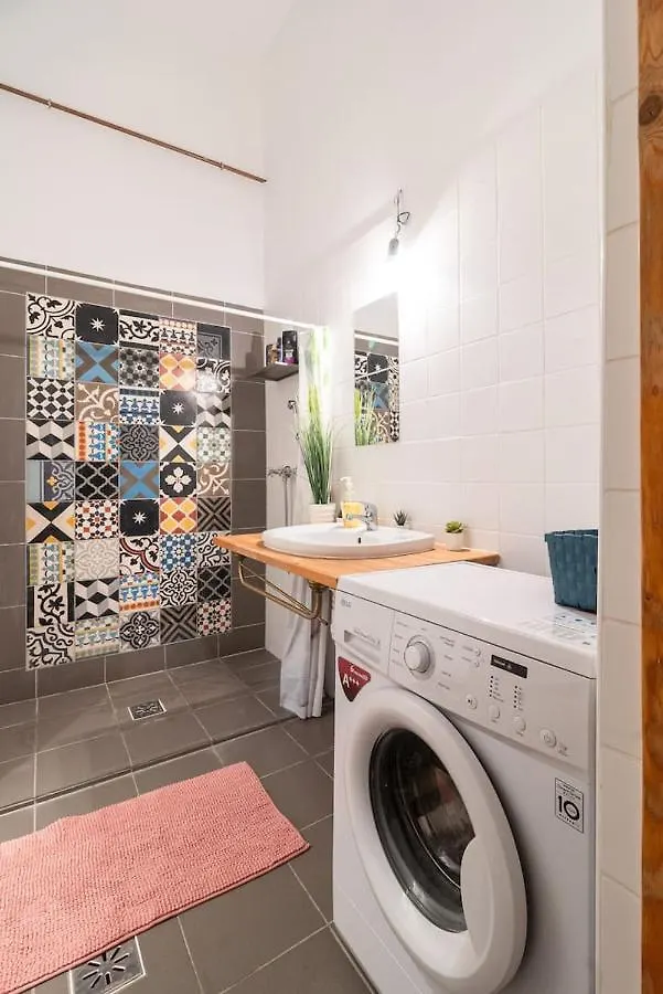 Vivid Downtown Apartment Close To Kalvin Ter Budapest