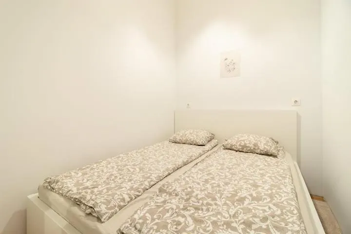 Vivid Downtown Apartment Close To Kalvin Ter Budapest